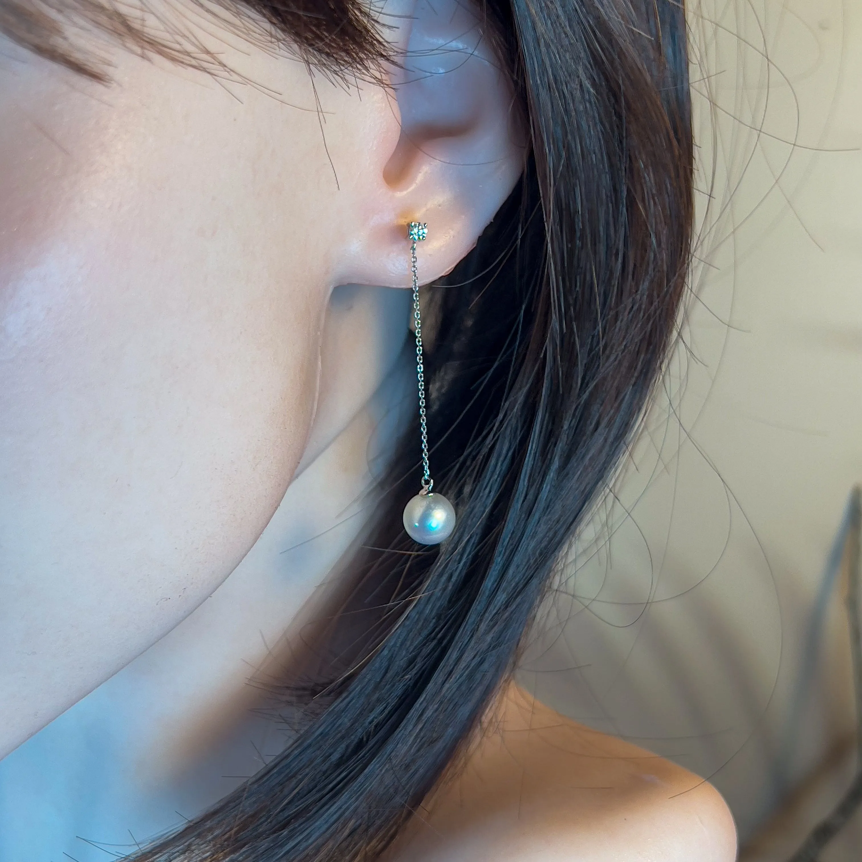 18kt White Gold dangling 8.5-9mm South Sea Pearl and diamond dangling earrings