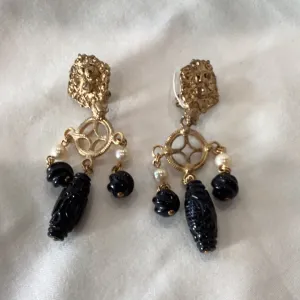 Chandelier earrings
