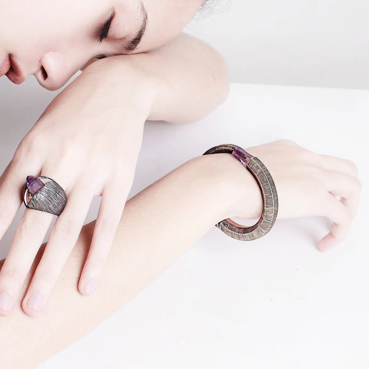 Folding Light Bracelet with Amethyst