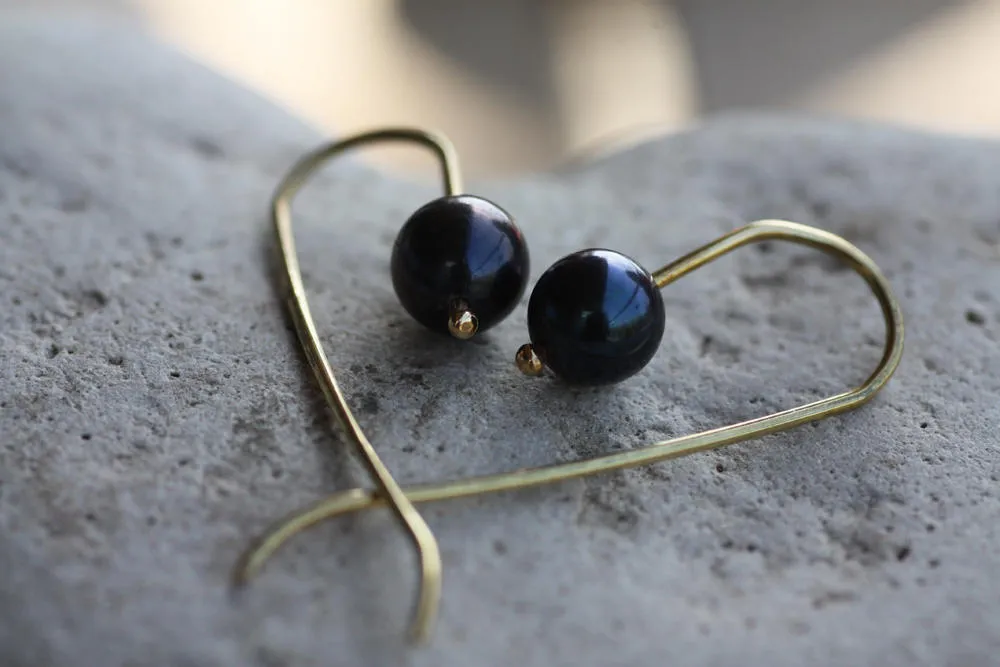 Gold K18 Wire Black Pearl earrings