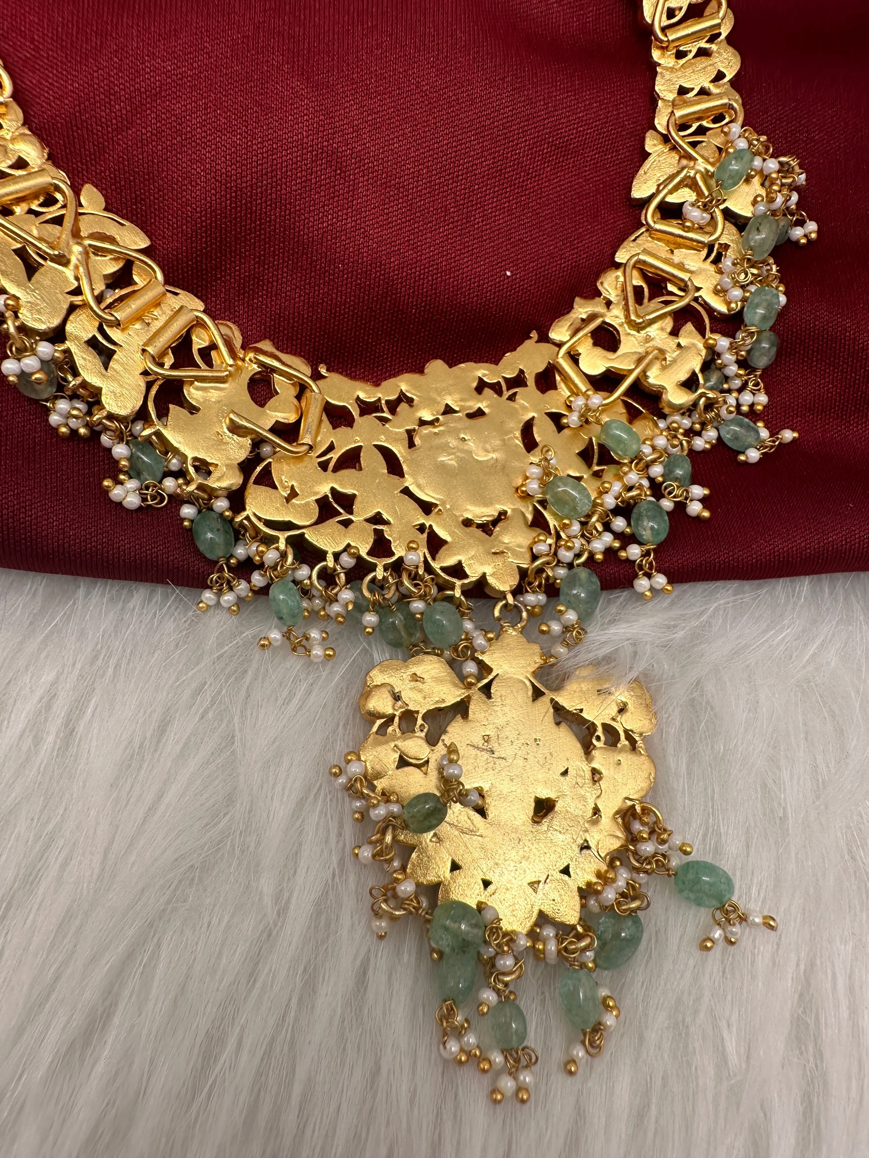 Jadau Kundan Short Neckline Necklace with Emerald Beads