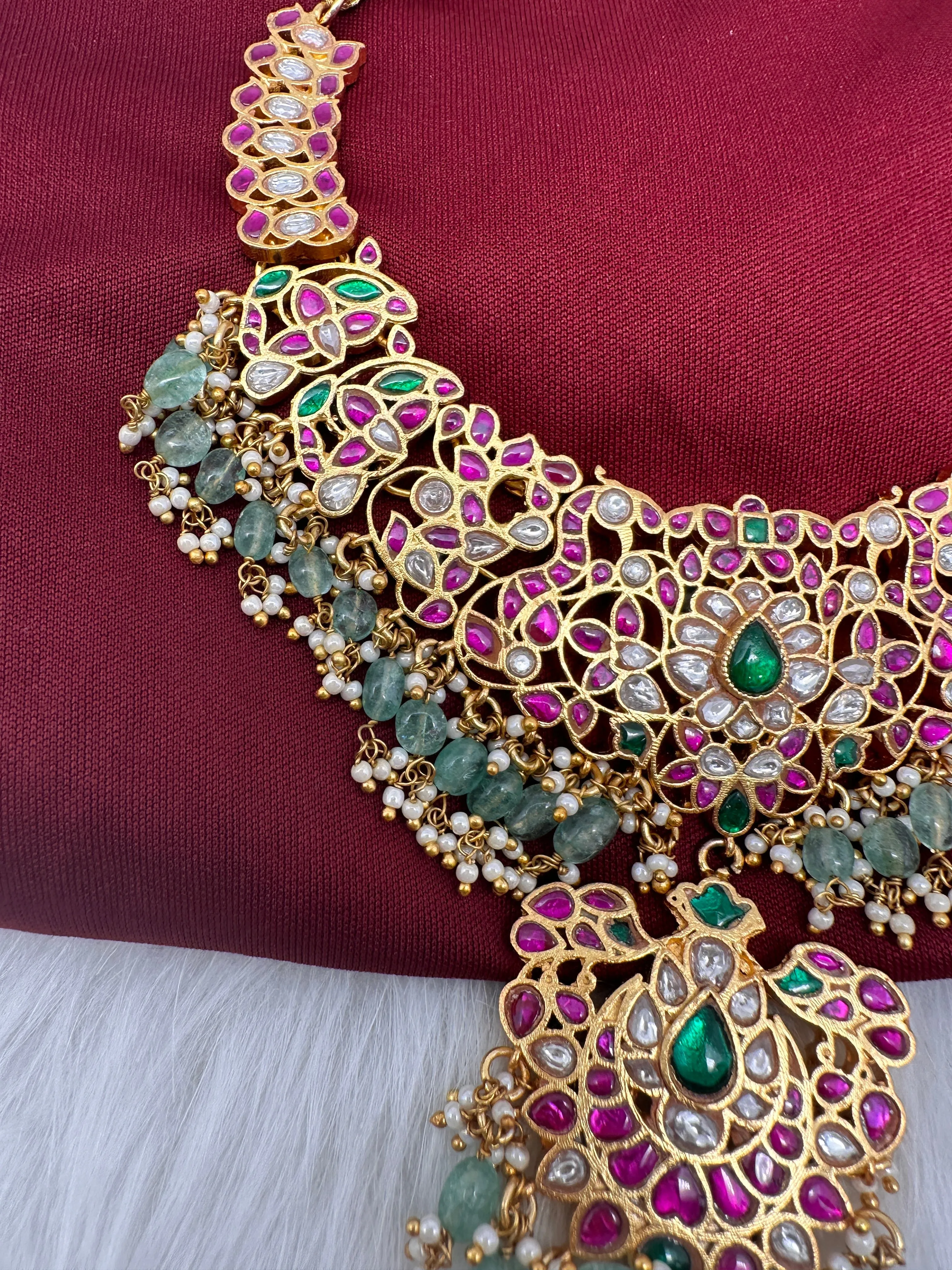 Jadau Kundan Short Neckline Necklace with Emerald Beads