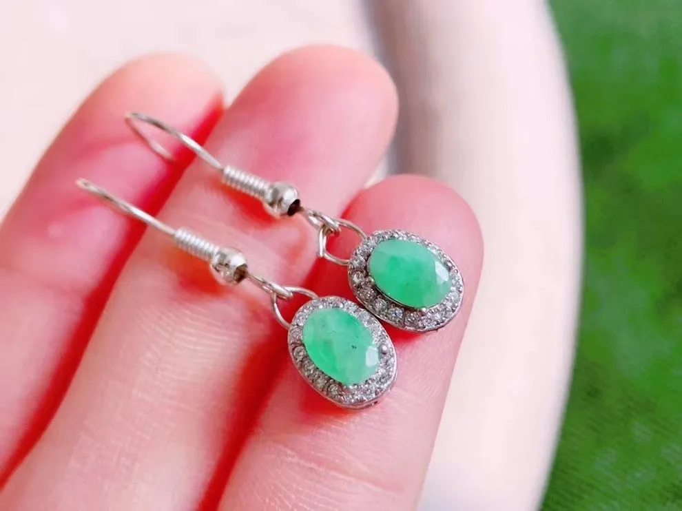Natural emerald earring