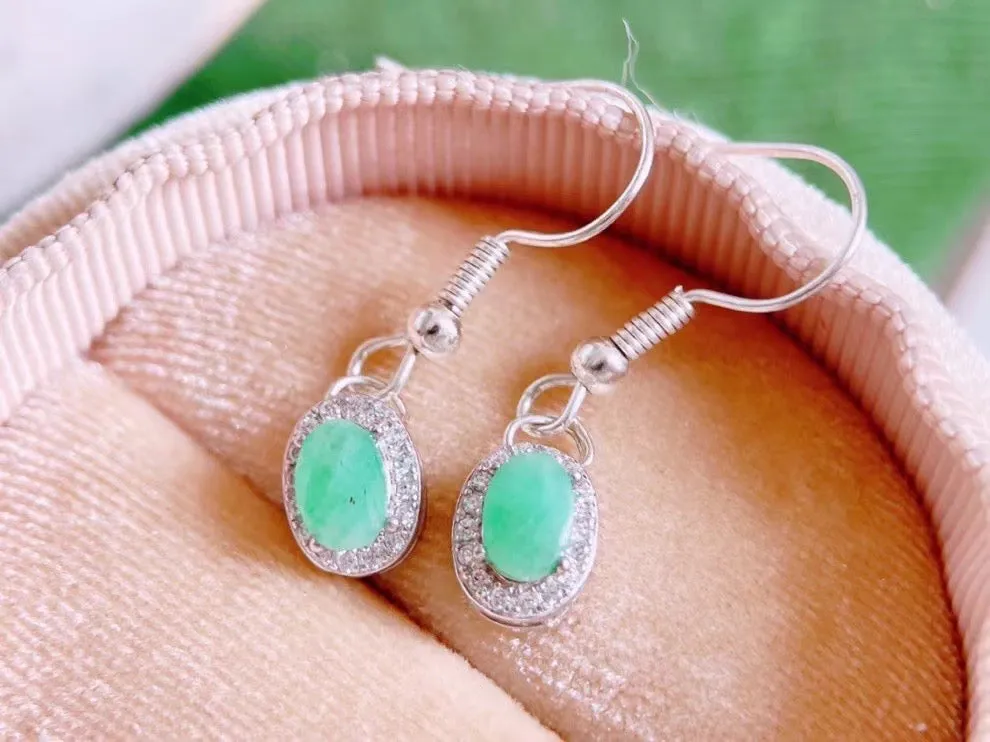 Natural emerald earring