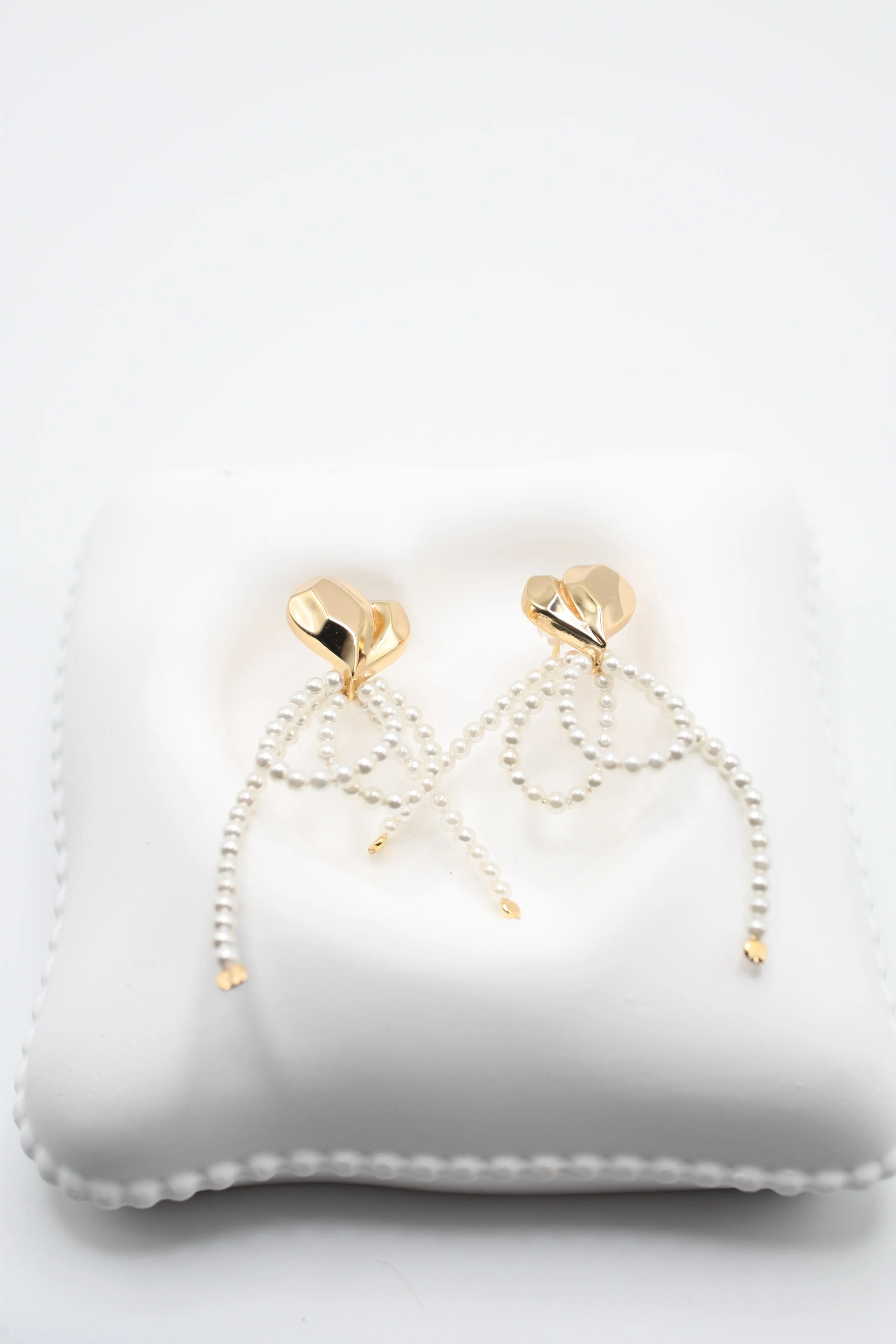 Pearl Ribbon Earrings