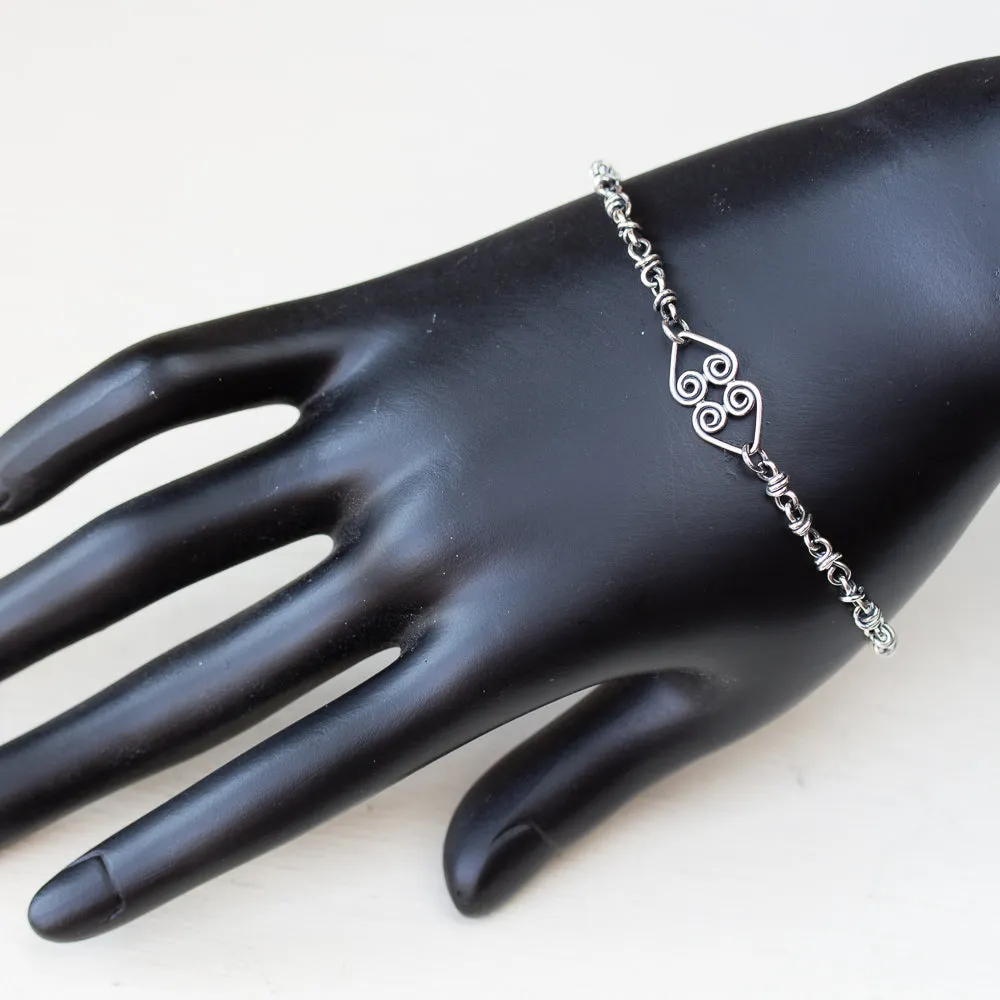 Silver Chain Bracelet With Celtic Hearts Ornament