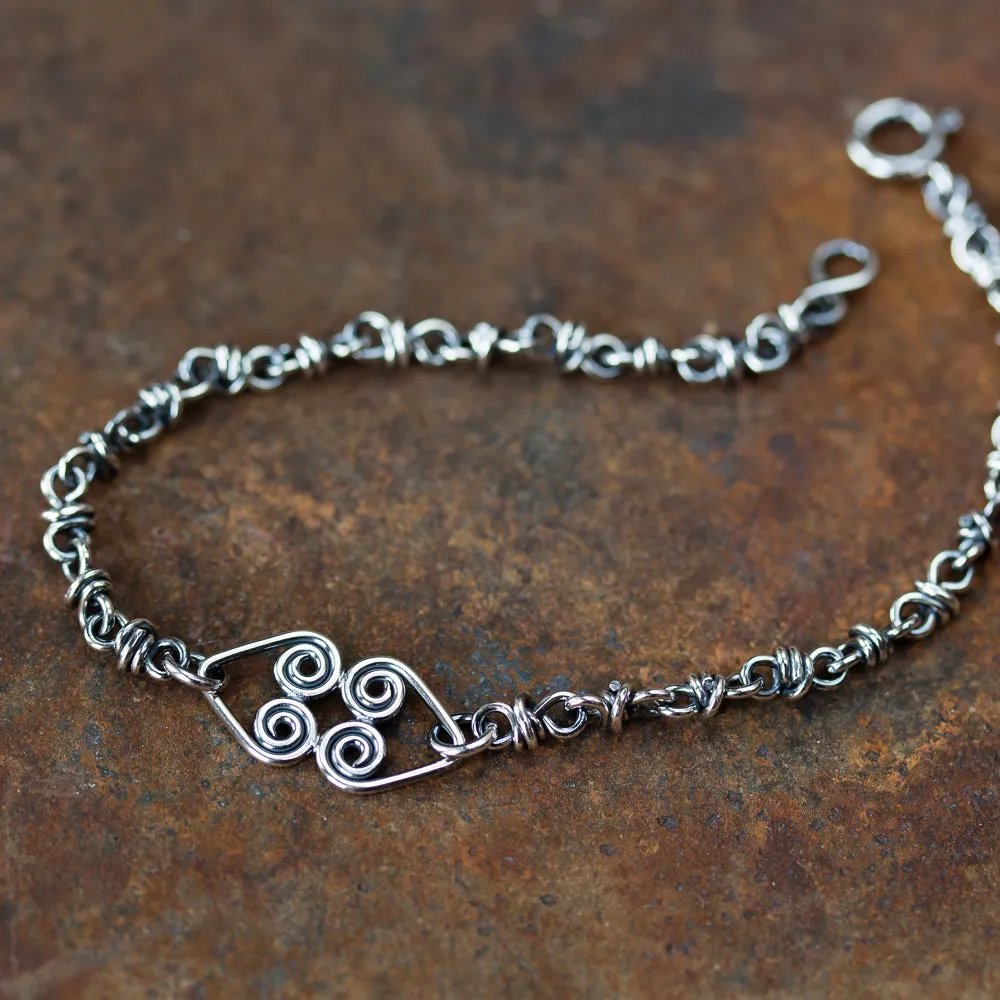 Silver Chain Bracelet With Celtic Hearts Ornament