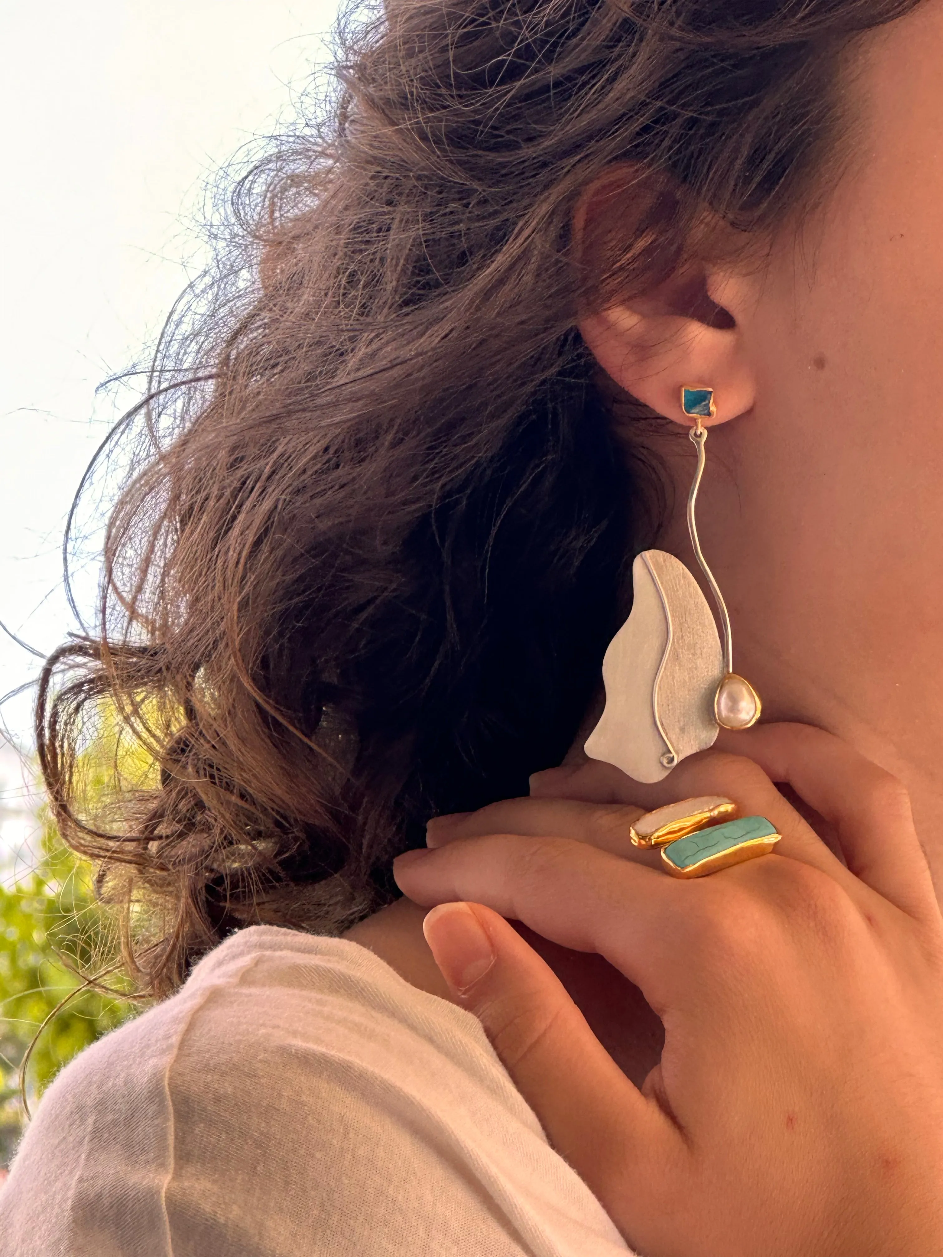 Silver ring with other of pearl and turquoise