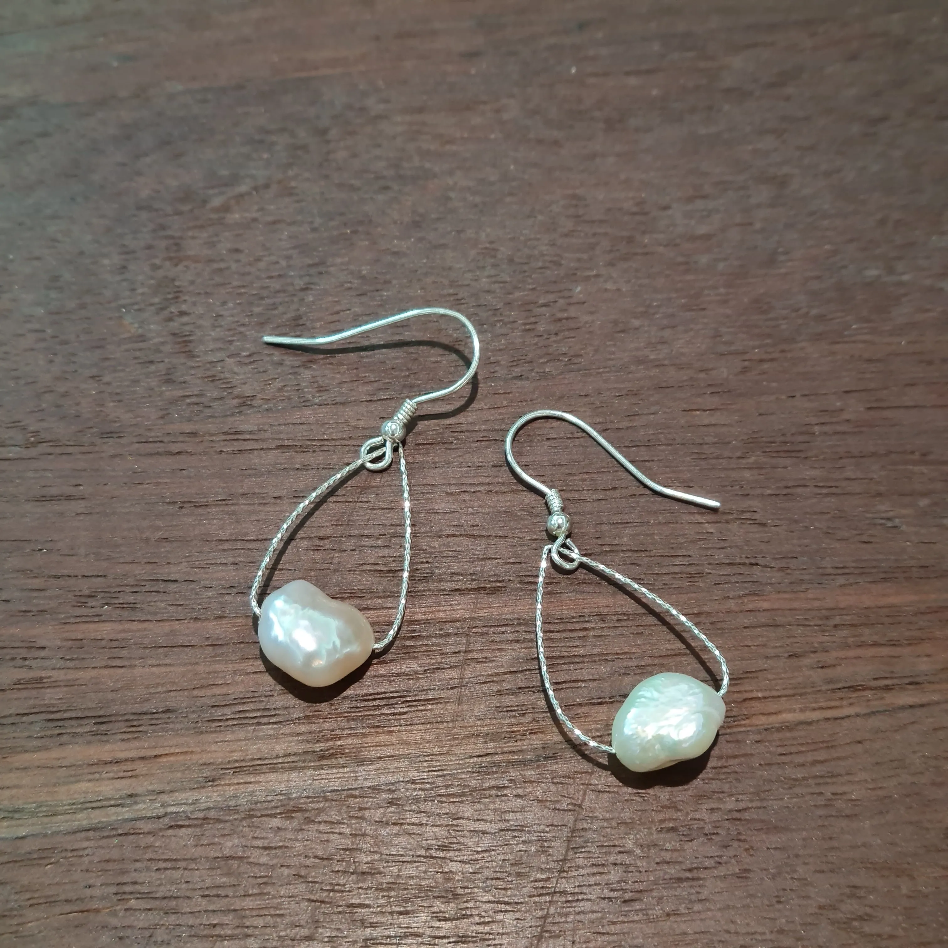 Teardrop collcetion-Baroque Pearl Earring