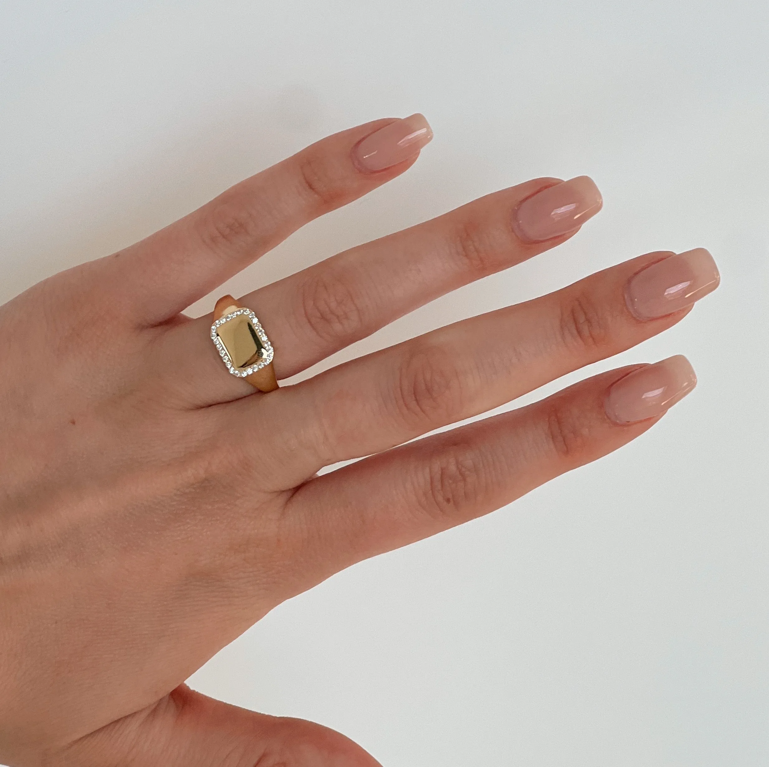 THE ESSENTIAL PAVE' RECTANGLE SIGNET RING