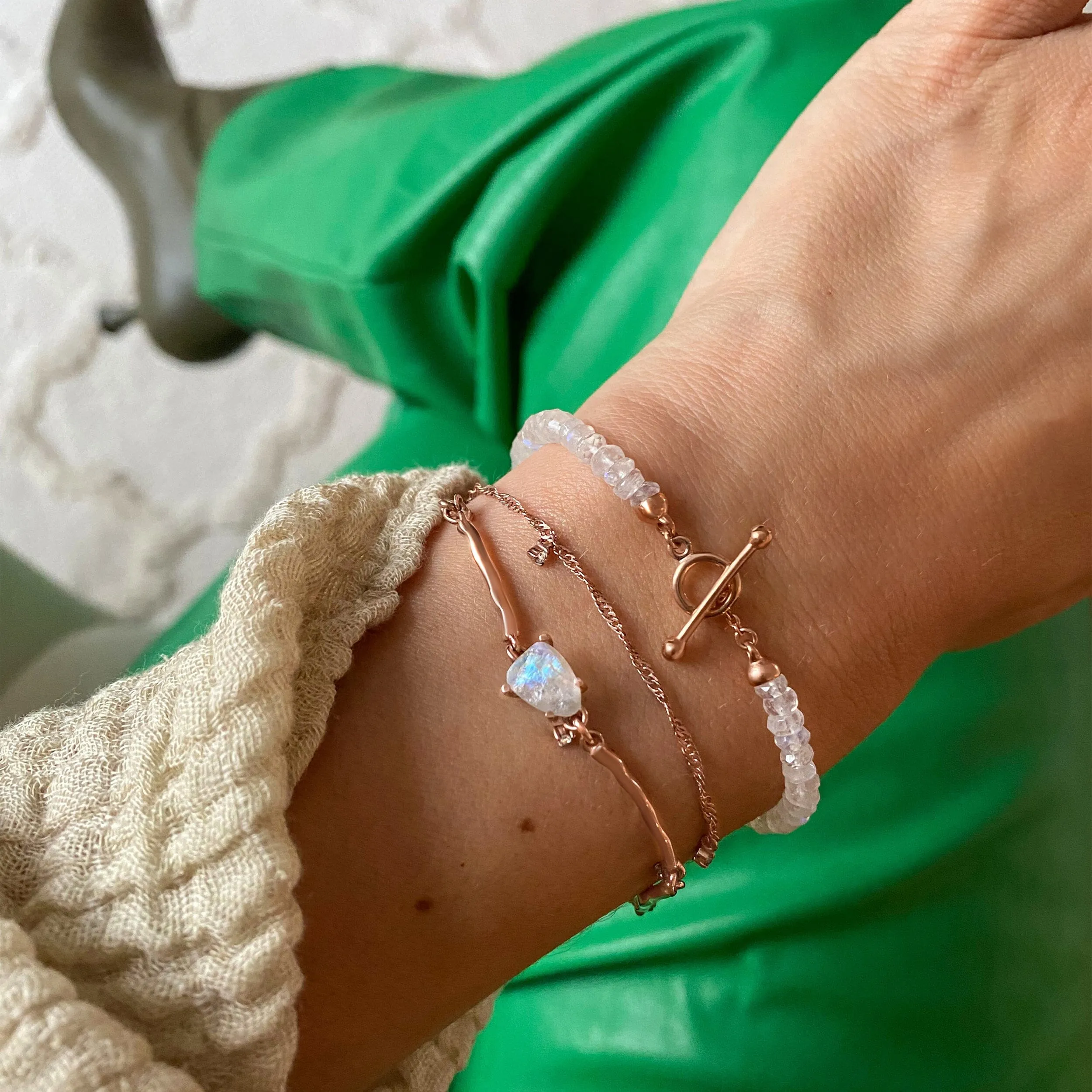 Universal Harmony Bundle