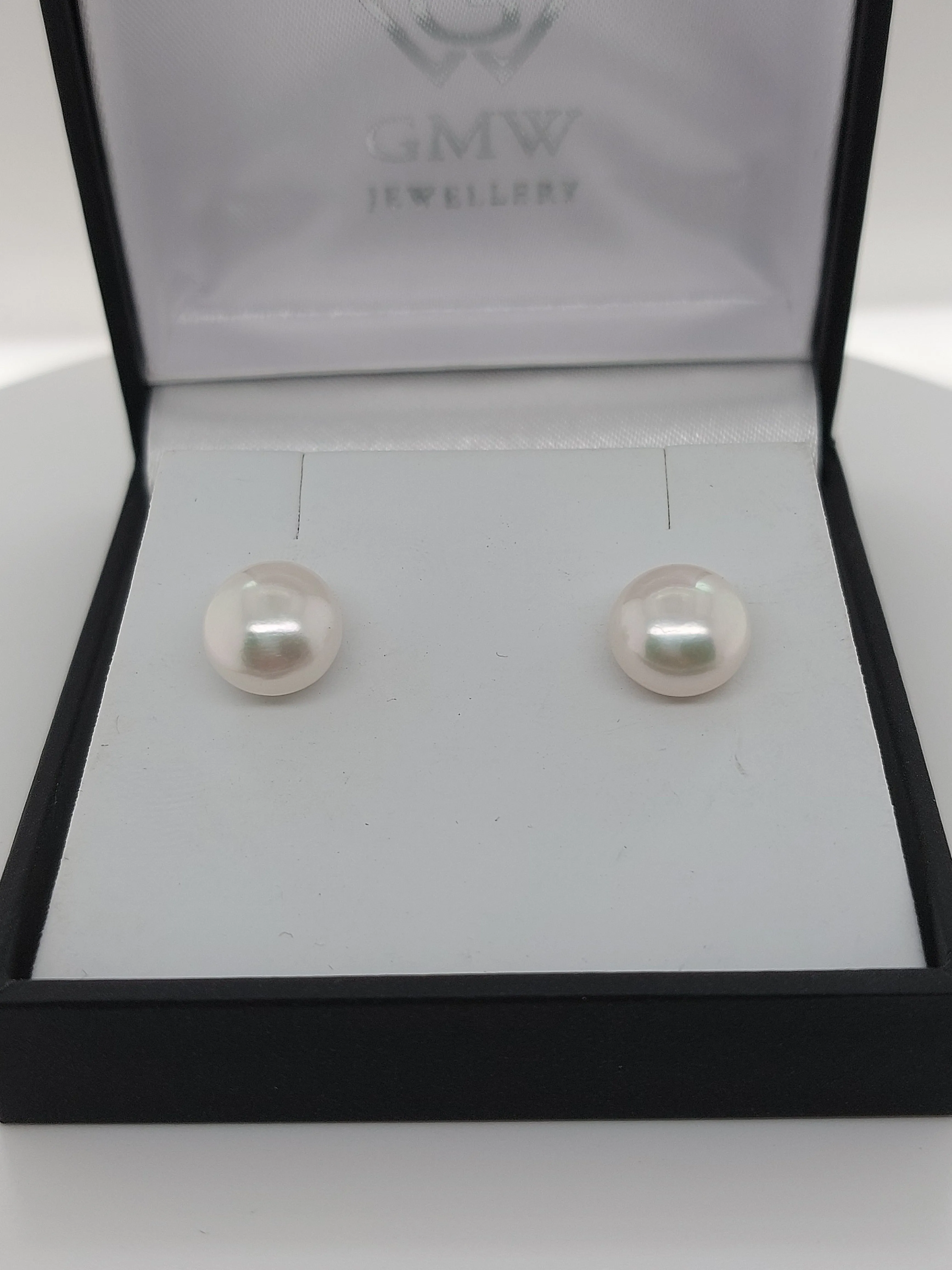 White Button Stud - 9mm