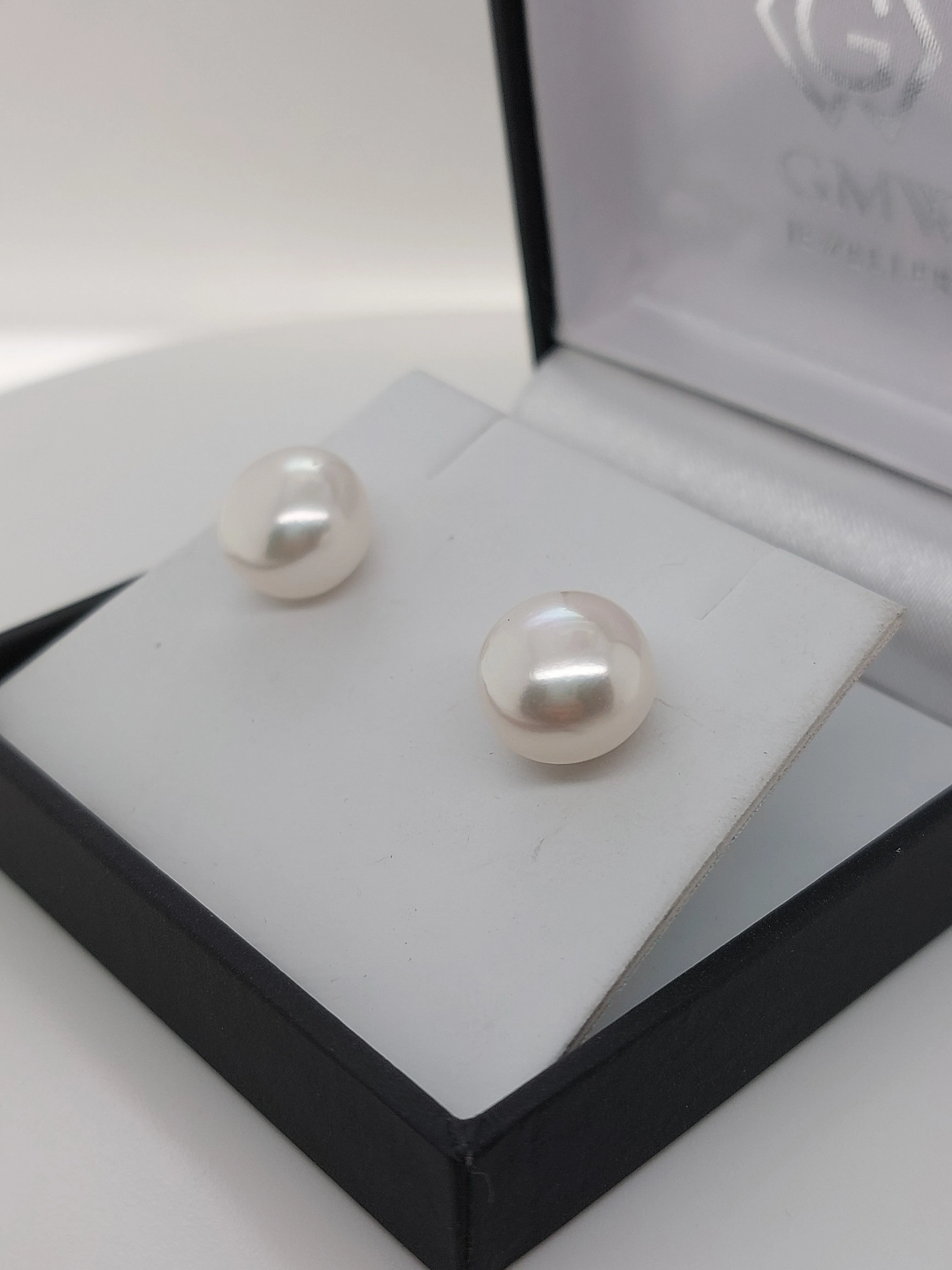 White Button Studs 11mm