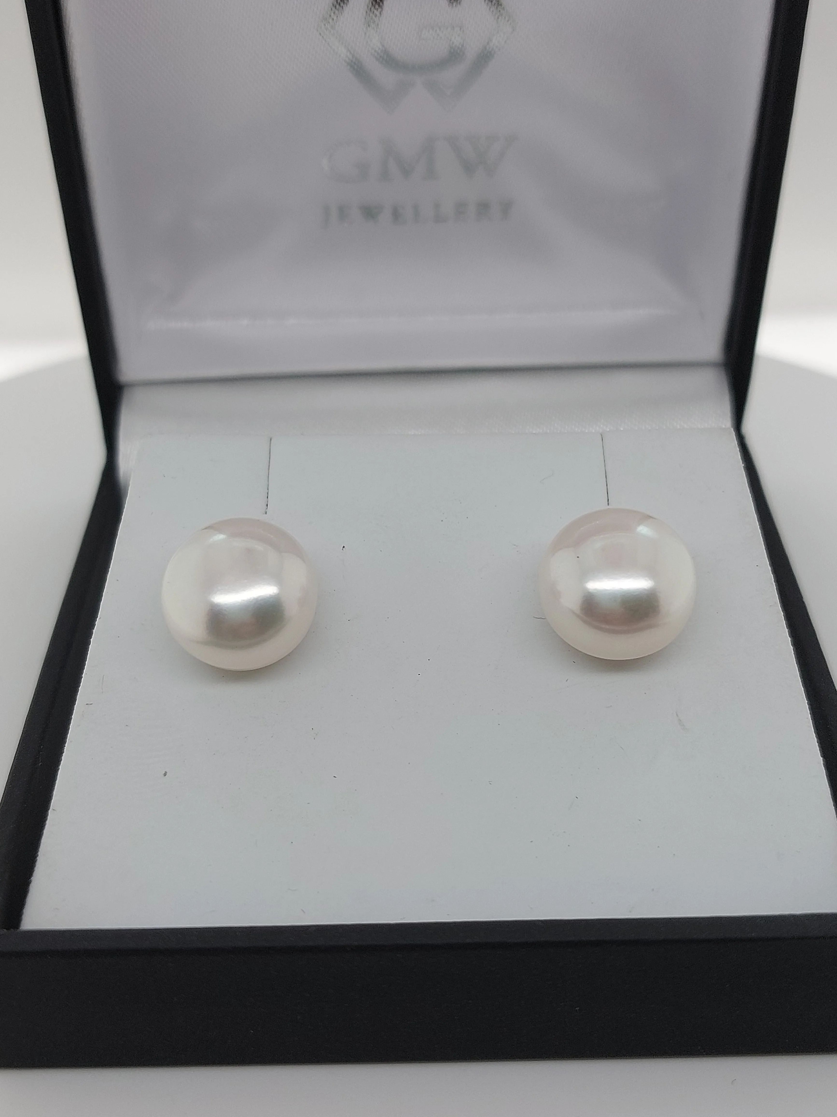 White Button Studs 11mm