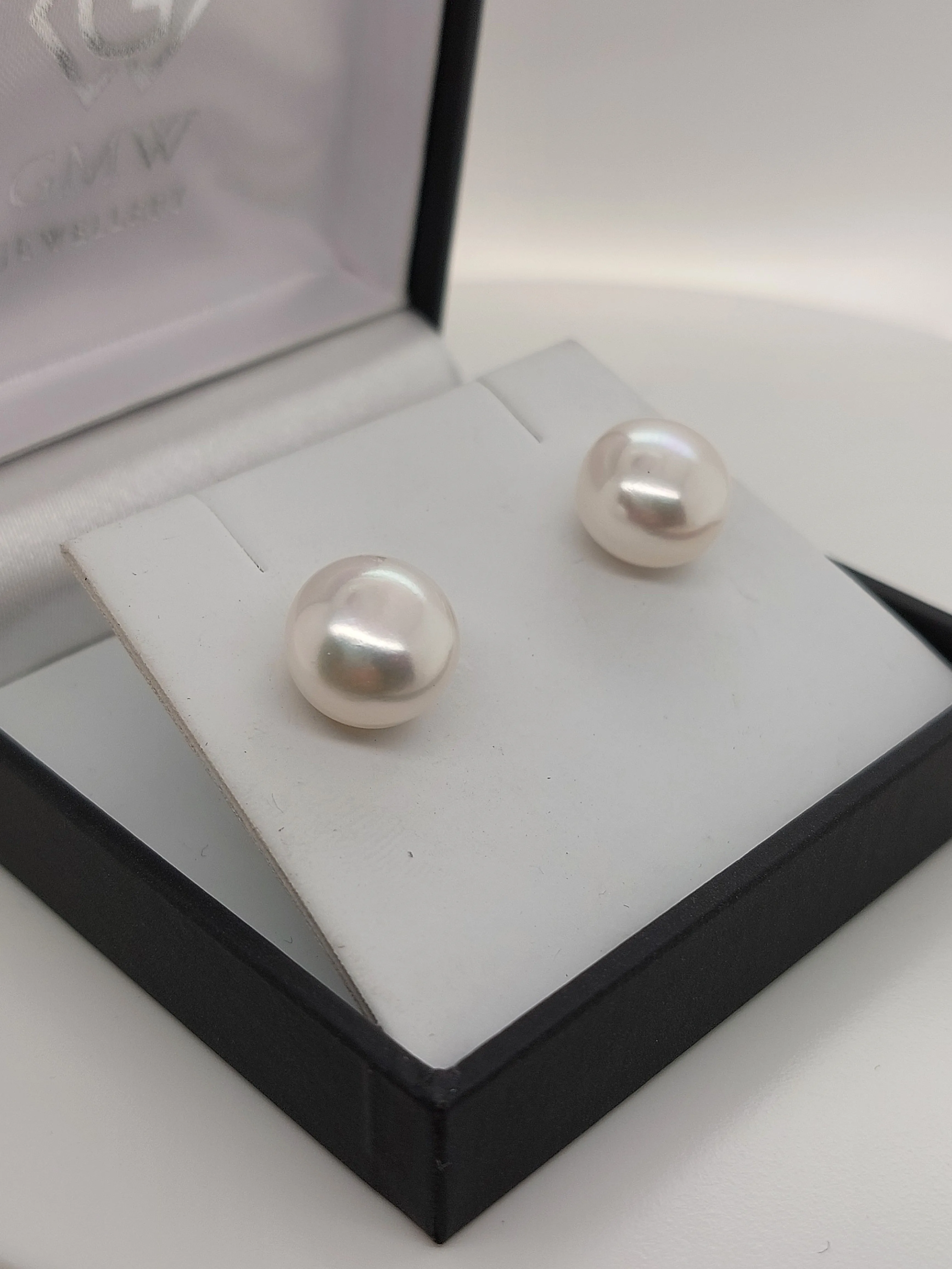 White Button Studs 11mm